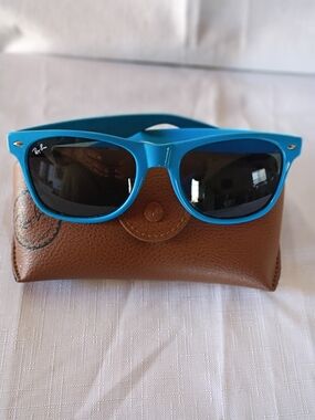 Ray-Ban Turquoise Wayfarer Sunglasses with Black Lenses Made In Italy Authentic